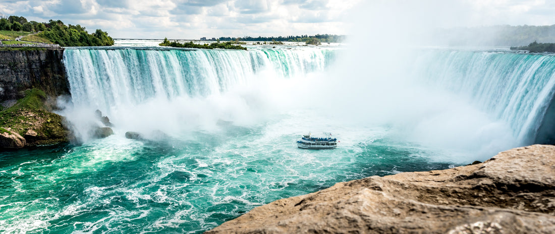 The Sweet and Unique Flavor of Niagara Falls Honey